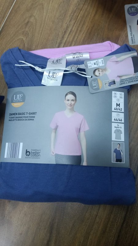 تشيرتات نسائي